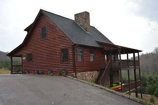 1st image of 673 Deerwood Rd