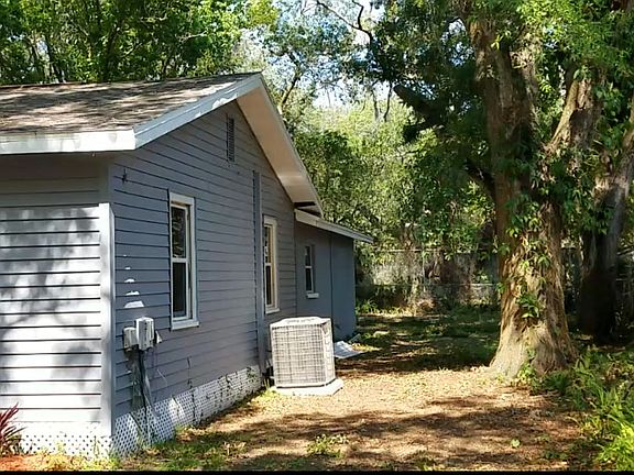 3rd image of 7017 N Willow Ave