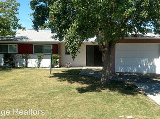 2214 N Kensington Way, Hanford, CA