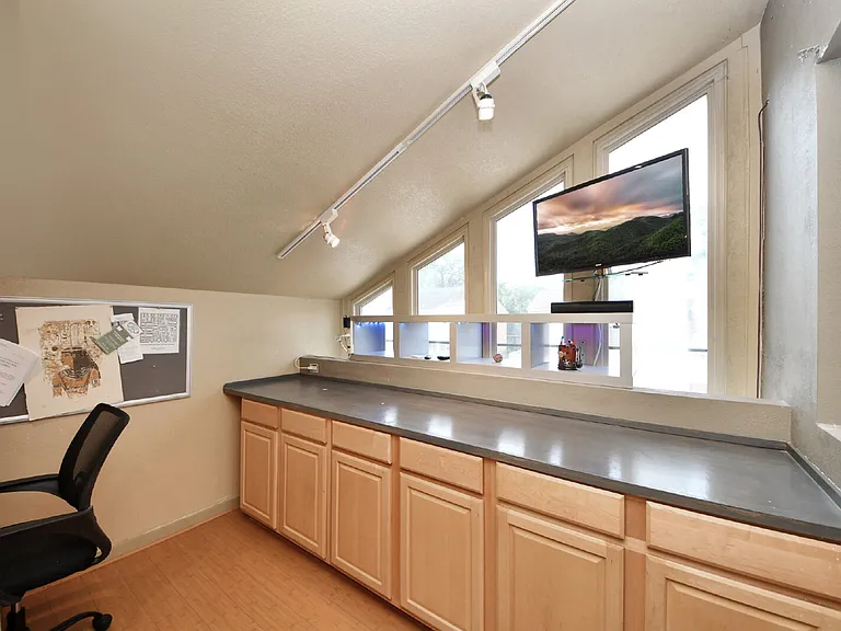 7877 Kendalia Dr — Photo 41
