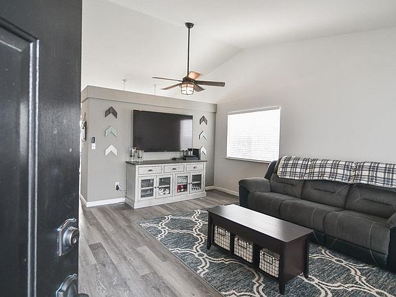 3rd image of 1240 Shawn Ct