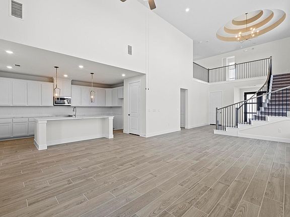 4th image of 26228 Whisperwood Ln