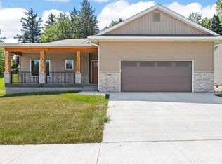 805 Silver Ln, Iowa City, IA 52245