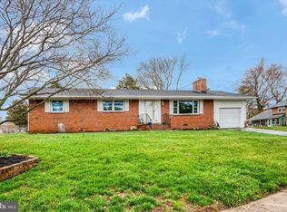 8909 Hill Pl, Manassas, VA 20110