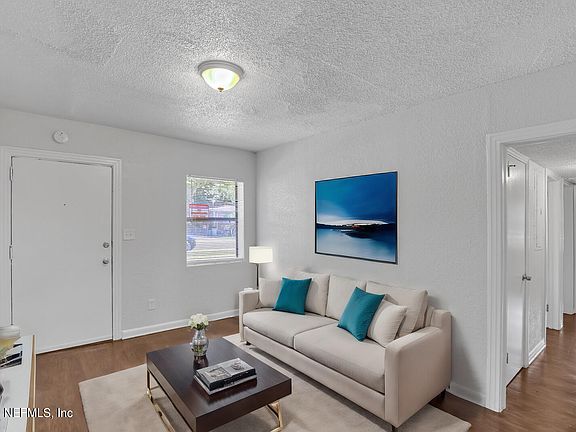 4th image of 416 MALCROSS Avenue