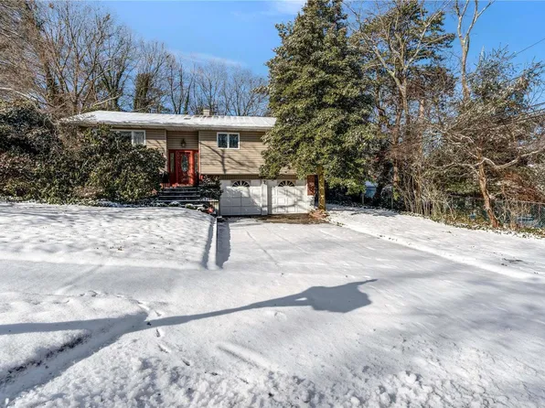 18 Greenwich Road, Smithtown, NY 11787