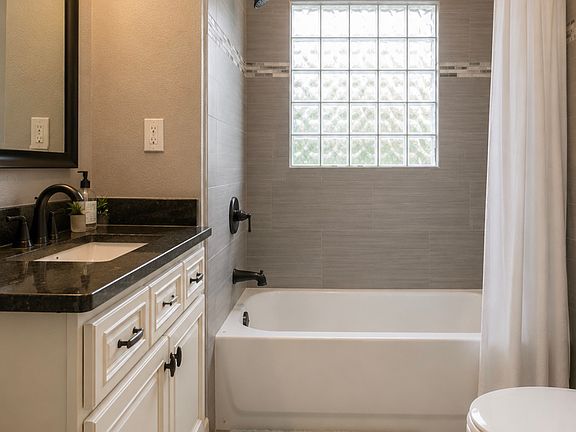 5th image of 3603 Central St #3N