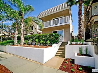 602 Avocado Ave APT B, Corona Del Mar, CA 92625