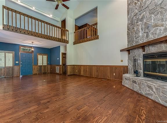 3rd image of 14 Glenolden Dr