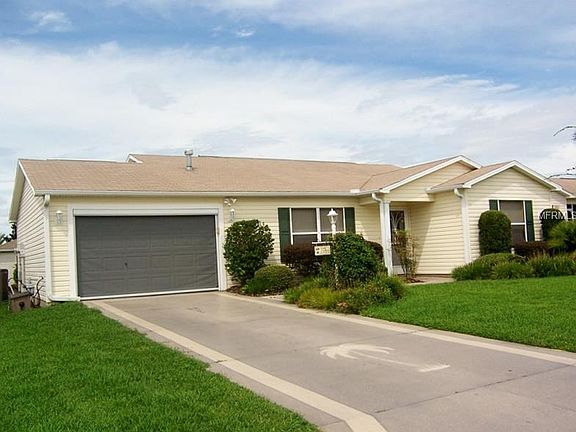 2nd image of 3289 Thorncrest Dr