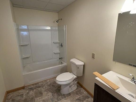 5th image of 401 Nichols St #1