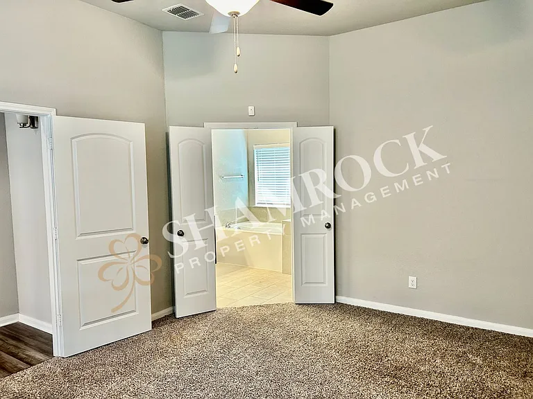 10233 Driskill Dr — Photo 6