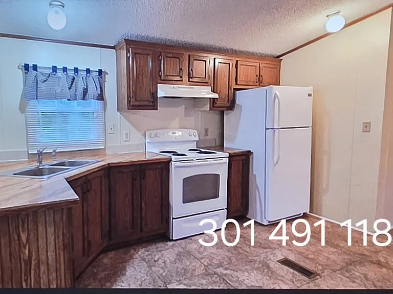 11734 Harp Rd — Photo 3