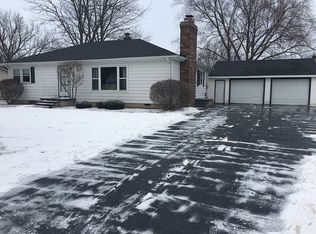 209 E Gibbs St, Saint Johns, MI 48879