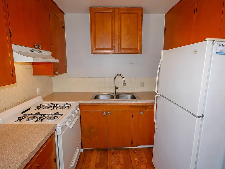 2835 Polk Ave — Photo 10