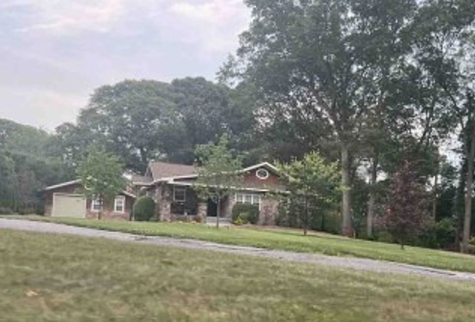 1st image of 327 Old Willets Path