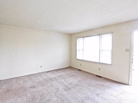 4th image of 517 Asbury Ln