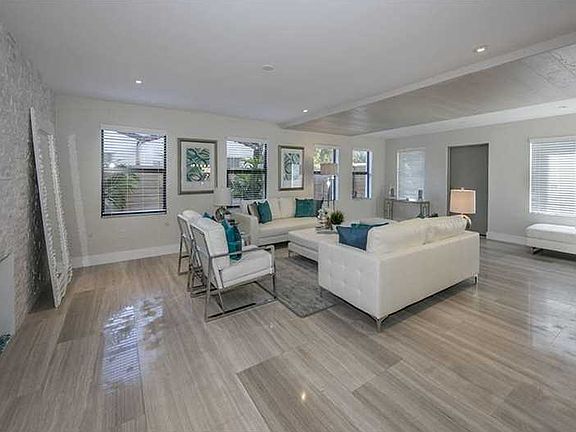 5th image of 1020 W 47th St