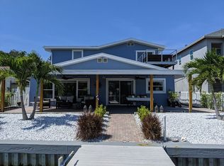 202 182nd Ave E, Redington Shores, FL 33708