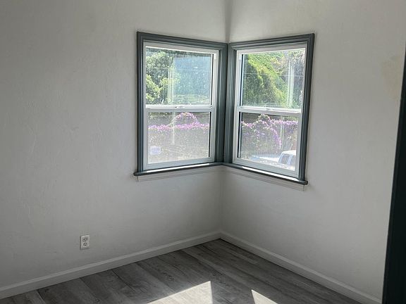 4th image of 308 40th St APT A