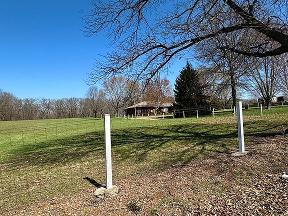 4th image of 5221 E Farm Road 142