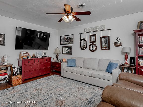 3rd image of 3414 Lometa Dr