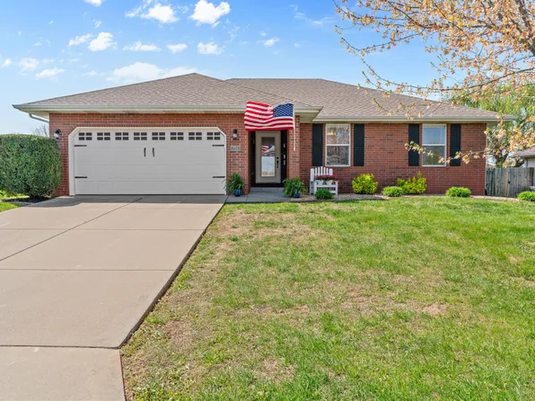 704 E Waterford Boulevard, Ozark, MO 65721