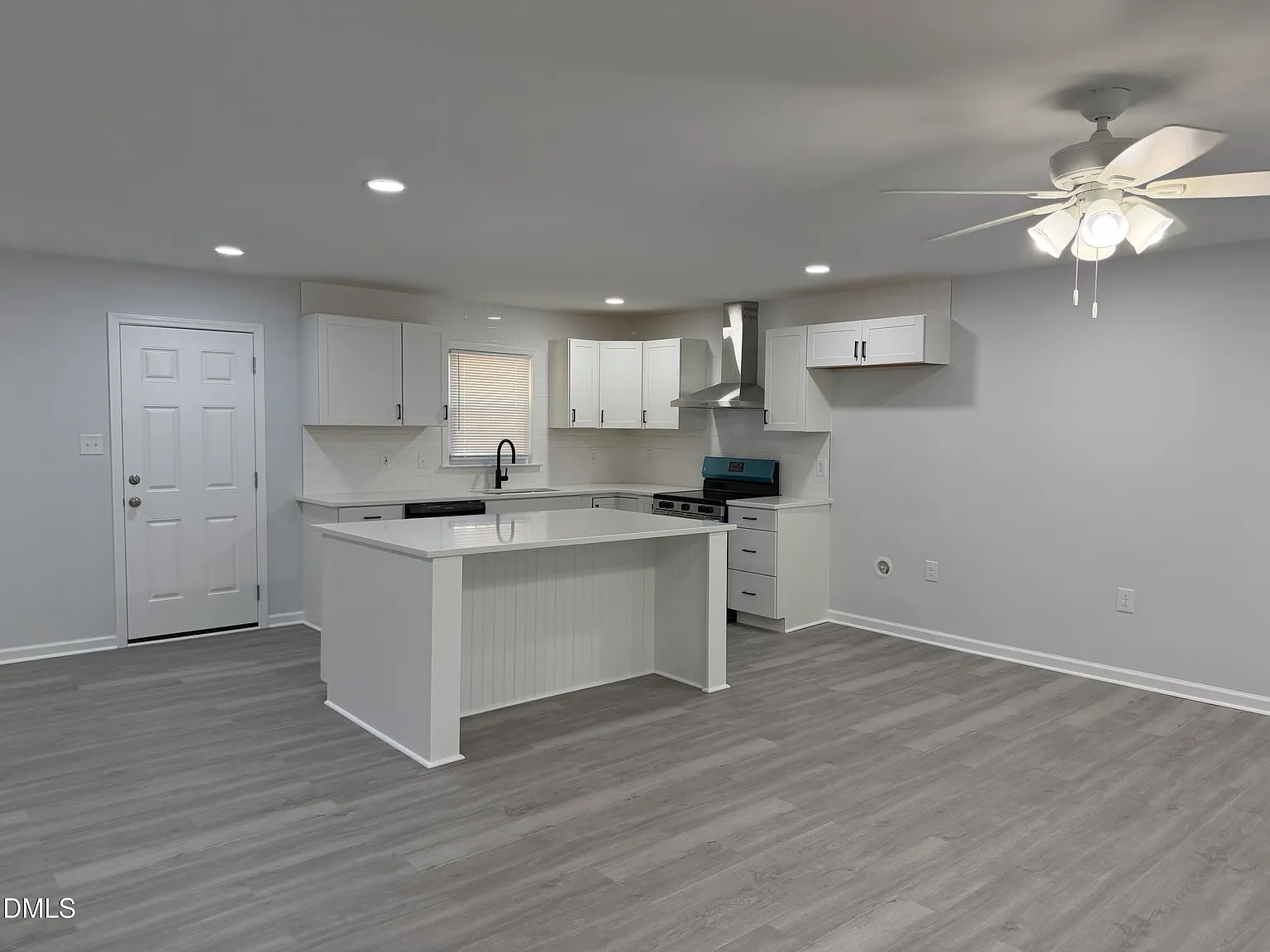 3 bed, 2.0 bath, 1319 sqft, $1,550 — Photo 4