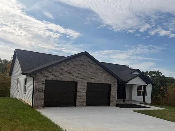 705 McIntosh Ct, Hannibal, MO 63401