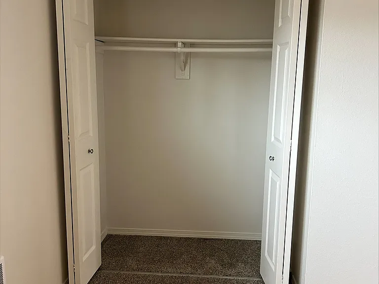 Mt. Pleasant Apartments — Photo 23