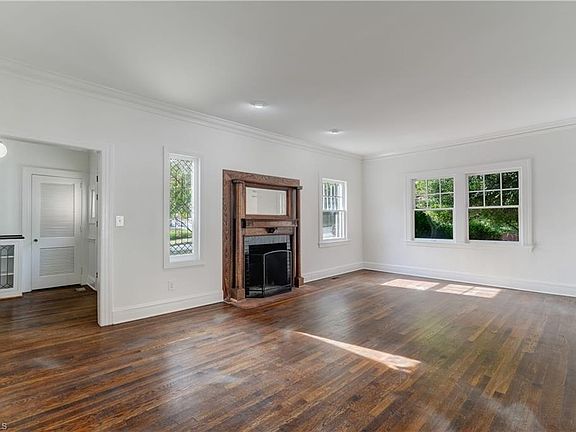 4th image of 1200 Hill St