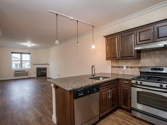 5th image of 6111 Fillmore Pl APT 305