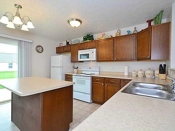 5th image of 2306 Creston Mdws