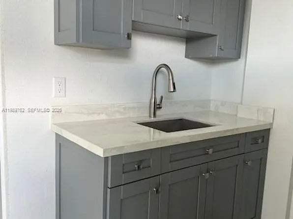 12752 SW 211th St #2, Miami, FL 33177