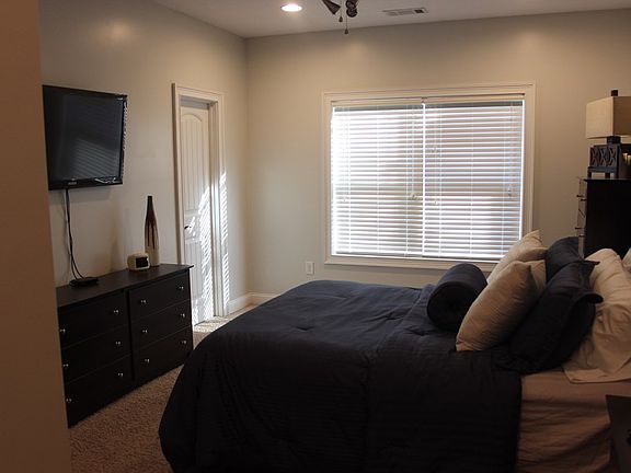 4th image of 780 Julie Dr