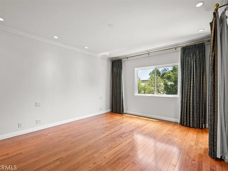 1228 N La Cienega Blvd #203 — Photo 29