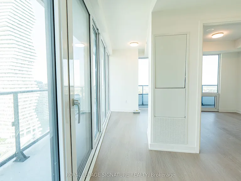 448 Burnhamthorpe Rd W #1807 — Photo 9
