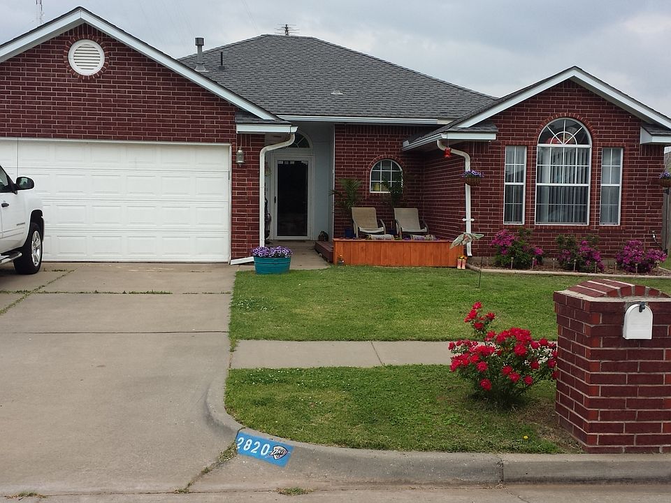 2nd image of 2820 SE 96th St