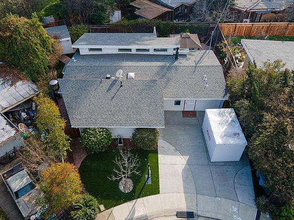 5th image of 18760 Pendergast Ave