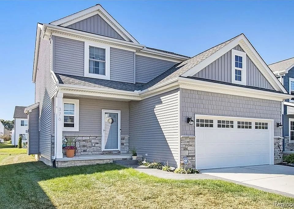 1st image of 376 Beaver Run