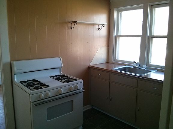 2nd image of 701 Water St #3