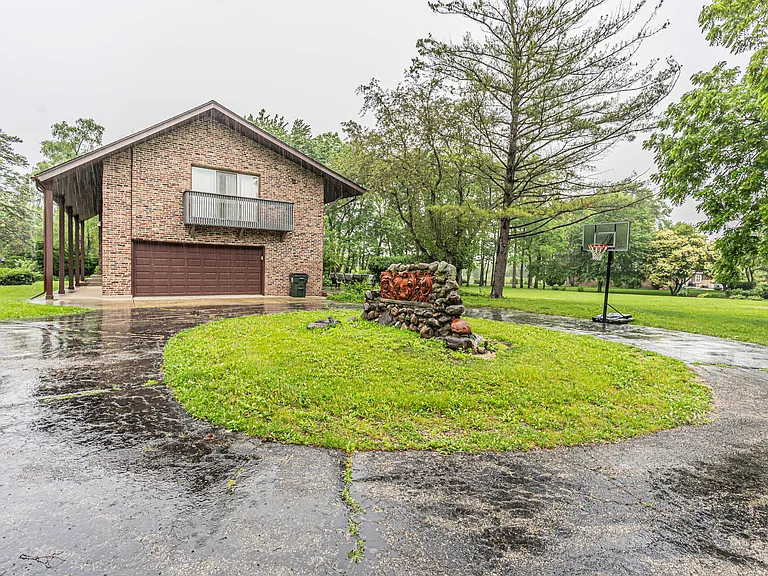 2330 Coach Rd — Photo 27