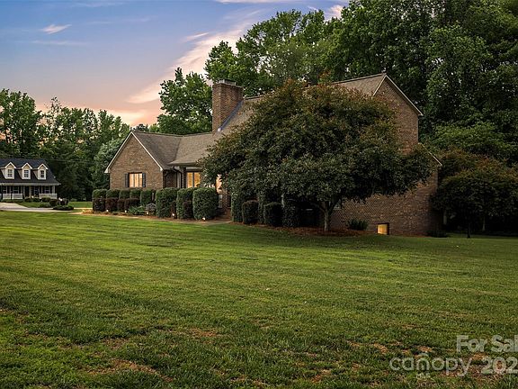 2nd image of 3998 Holly Springs Dr #20