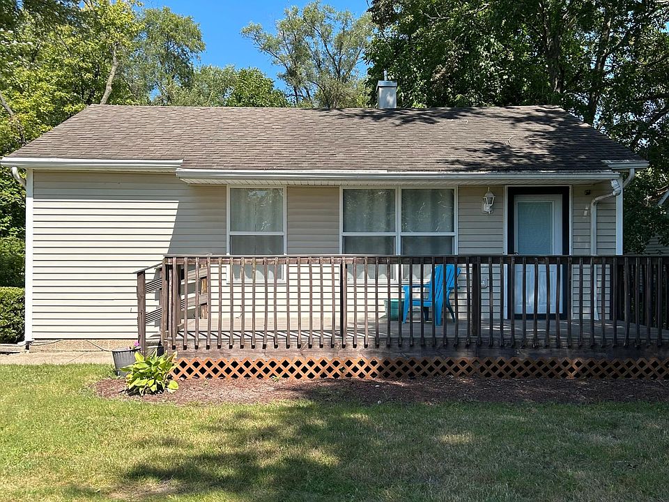 1st image of 824 W Catalpa Dr