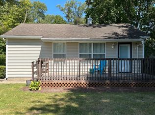 824 W Catalpa Dr, Mishawaka, IN 46545