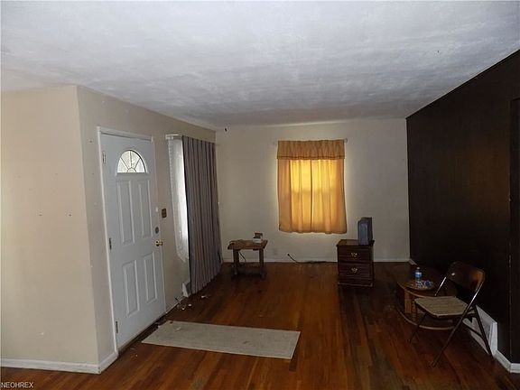 3rd image of 1302 Cedar Dr