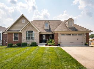 8450 Aberdeen Ln, Charlestown, IN 47111