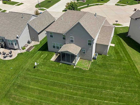 5th image of 93 Birch Glen Ct