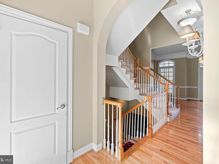 5237 Bessley Pl — Photo 17