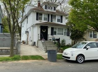 24106 137th Ave, Jamaica, NY 11422